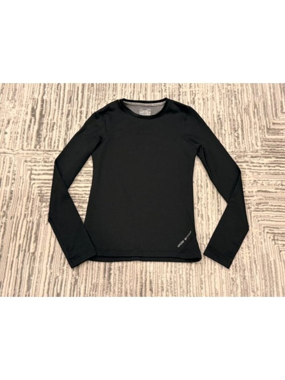 Under Armour women's medium (fitted) black coldgear w/thumb slots